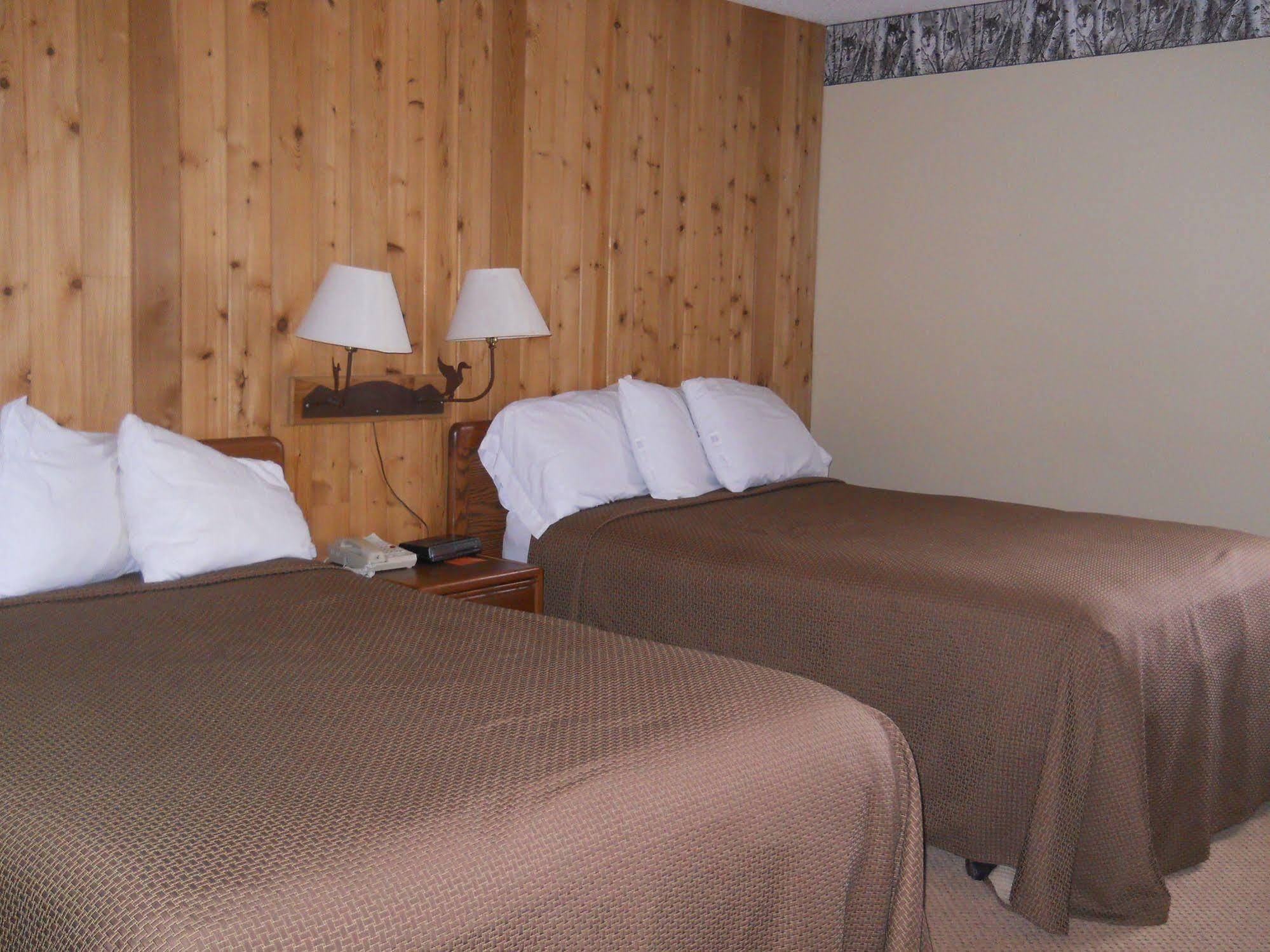 Lakewoods Resort & Golf Namekagon Exterior photo